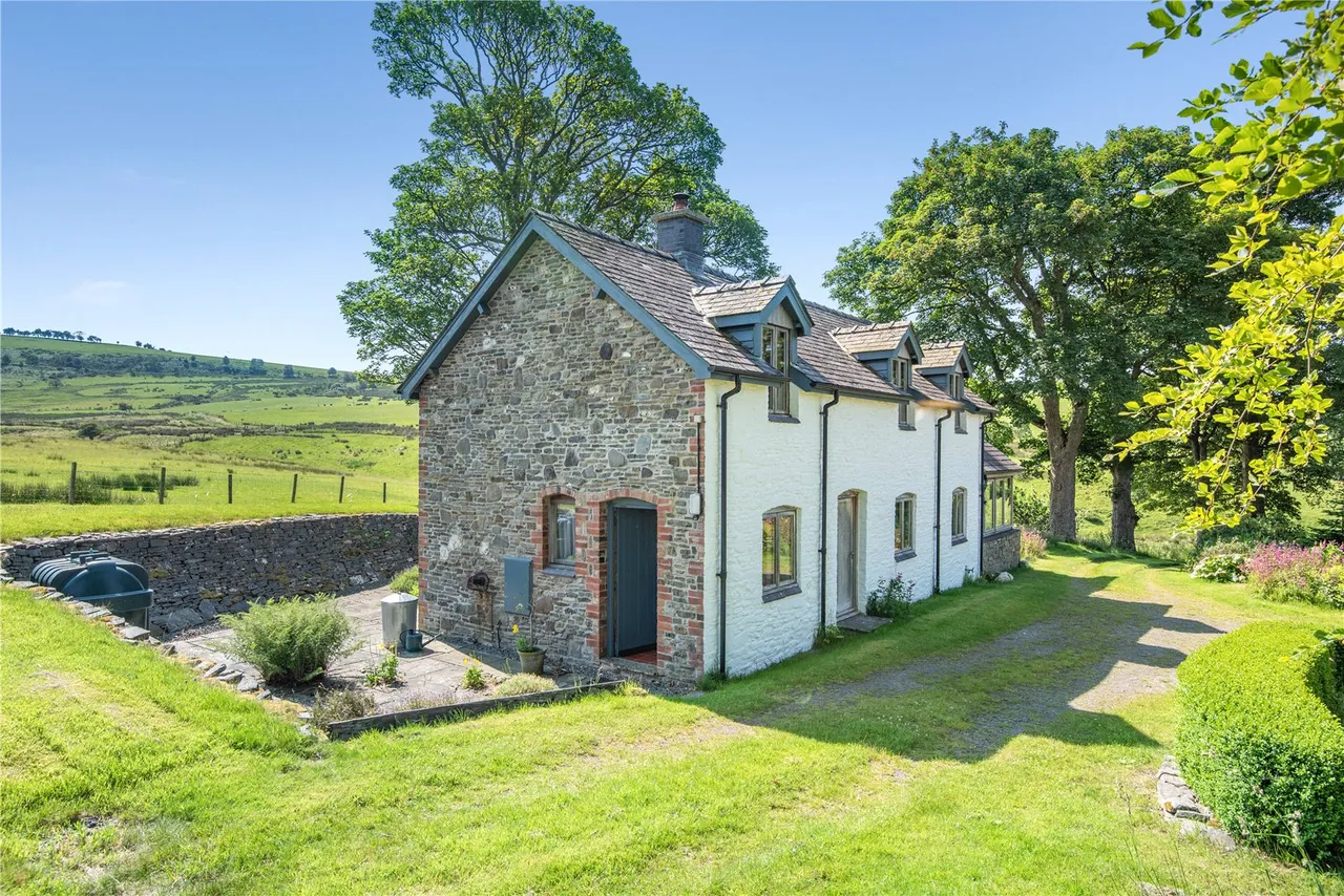 Pant-y-Dwr, Rhayader, photo 5