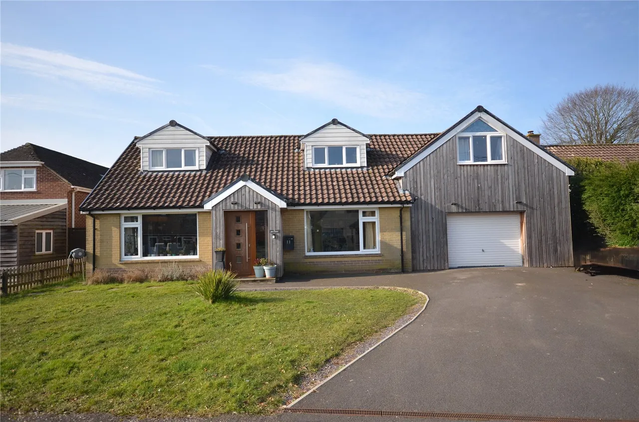 5 bed house for sale — Firs Close, Firsdown, Salisbury, Wiltshire, SP5 1SG