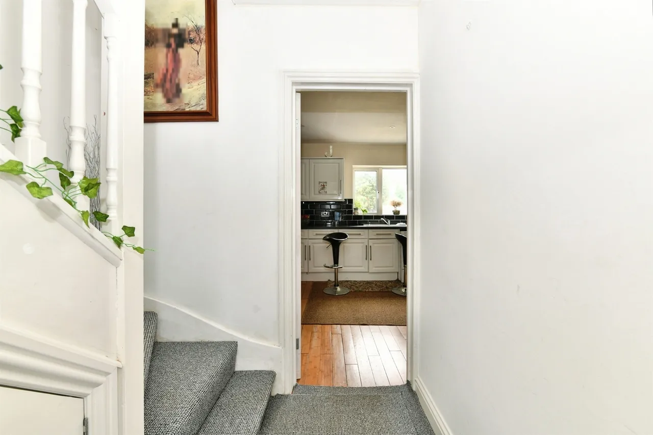 Waverley Gardens, Melksham, SN12, photo 4
