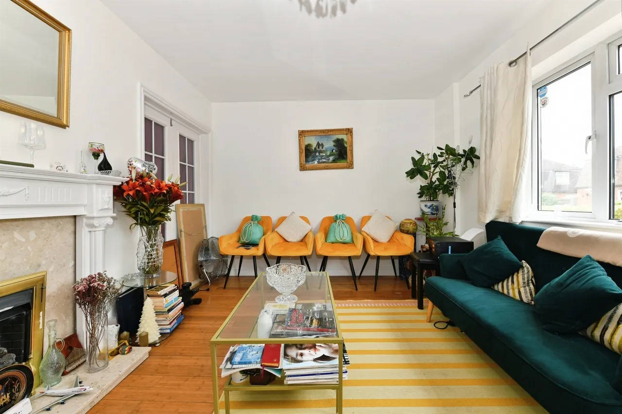Waverley Gardens, Melksham, SN12, photo 6