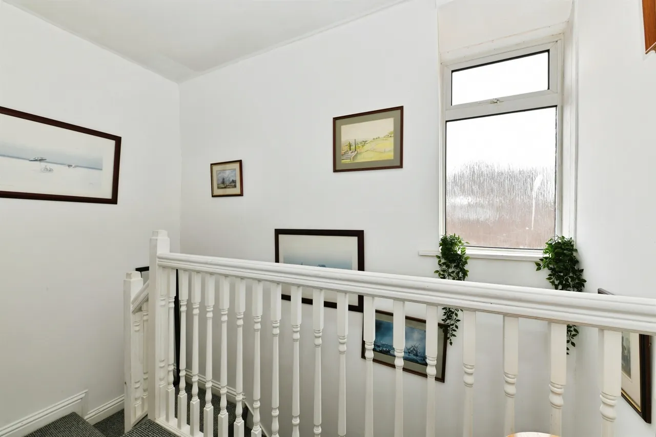 Waverley Gardens, Melksham, SN12, photo 12