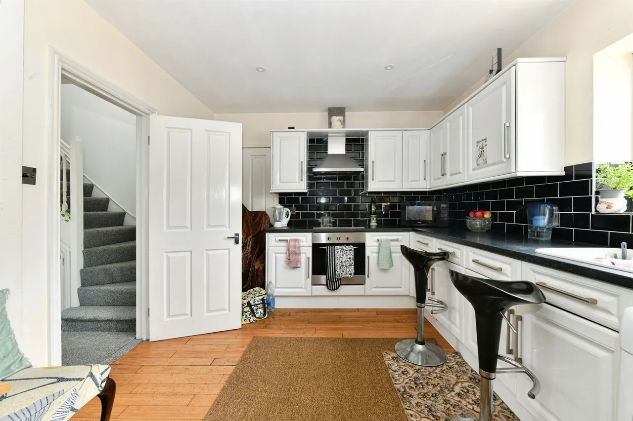 Waverley Gardens, Melksham, SN12, photo 8