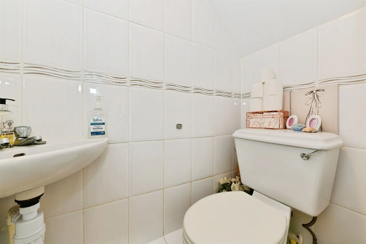 Waverley Gardens, Melksham, SN12, photo 7