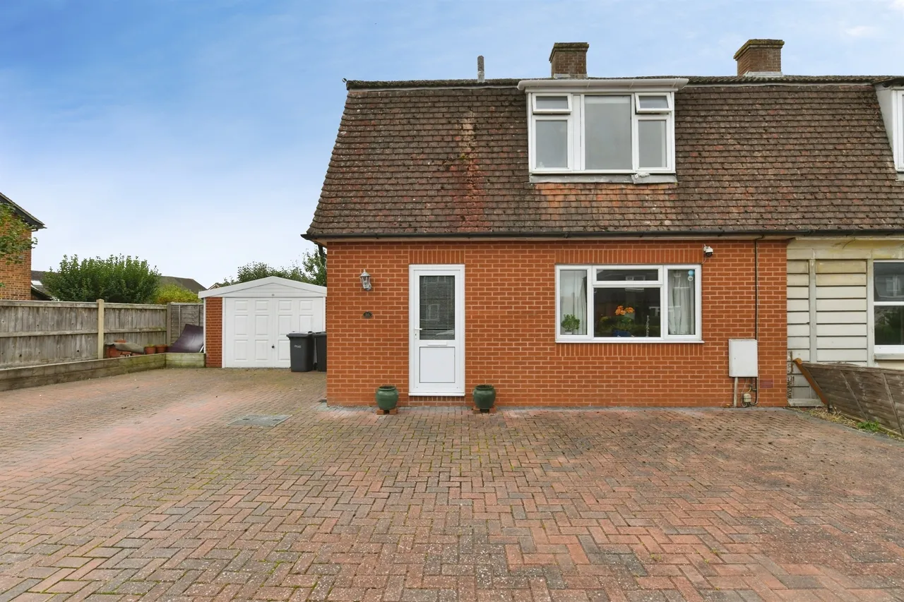 3 bed house for sale, Waverley Gardens, Melksham, SN12
