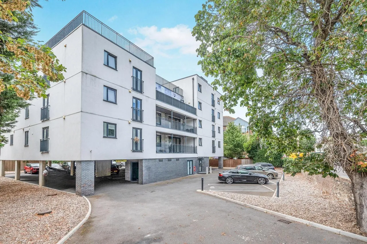 1 bed flat for sale — Argent Street, Grays, Essex, RM17