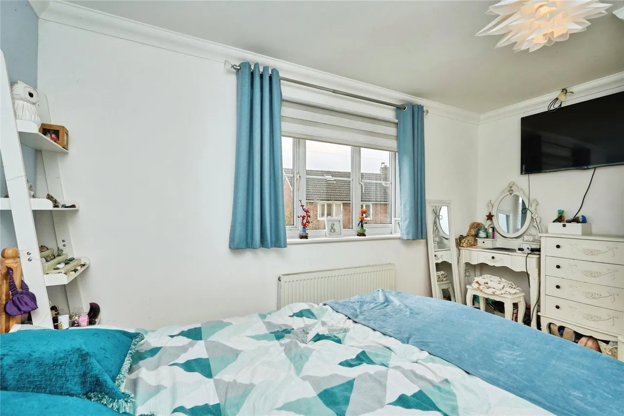 Prior Crescent, Newport, PO30, photo 7