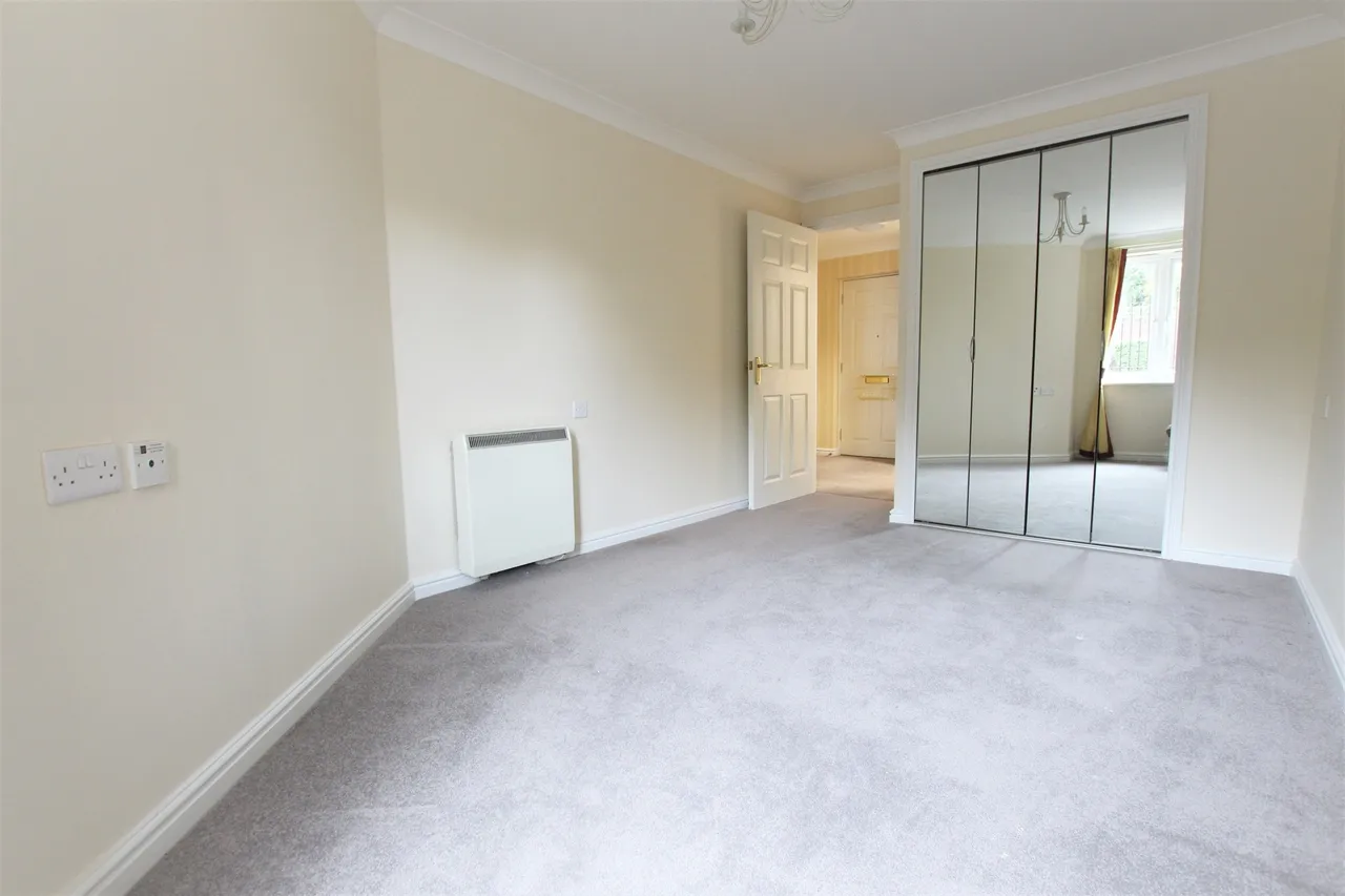 Winchmore Hill Road, London, N21, photo 5
