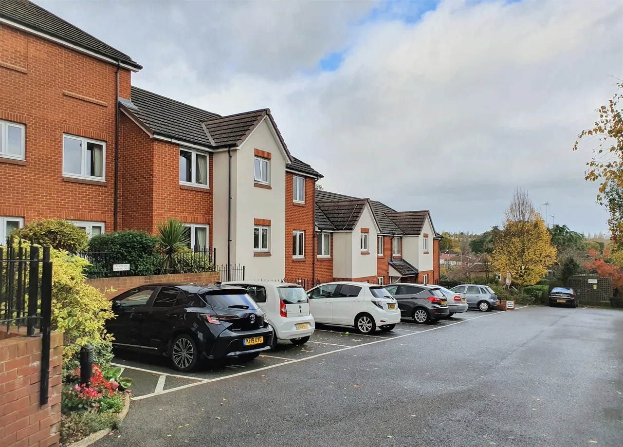 Winchmore Hill Road, London, N21, photo 9