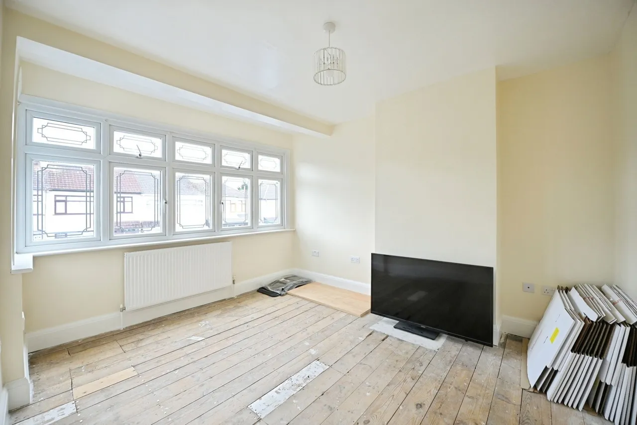 Eaton Drive, Romford, RM5, photo 12