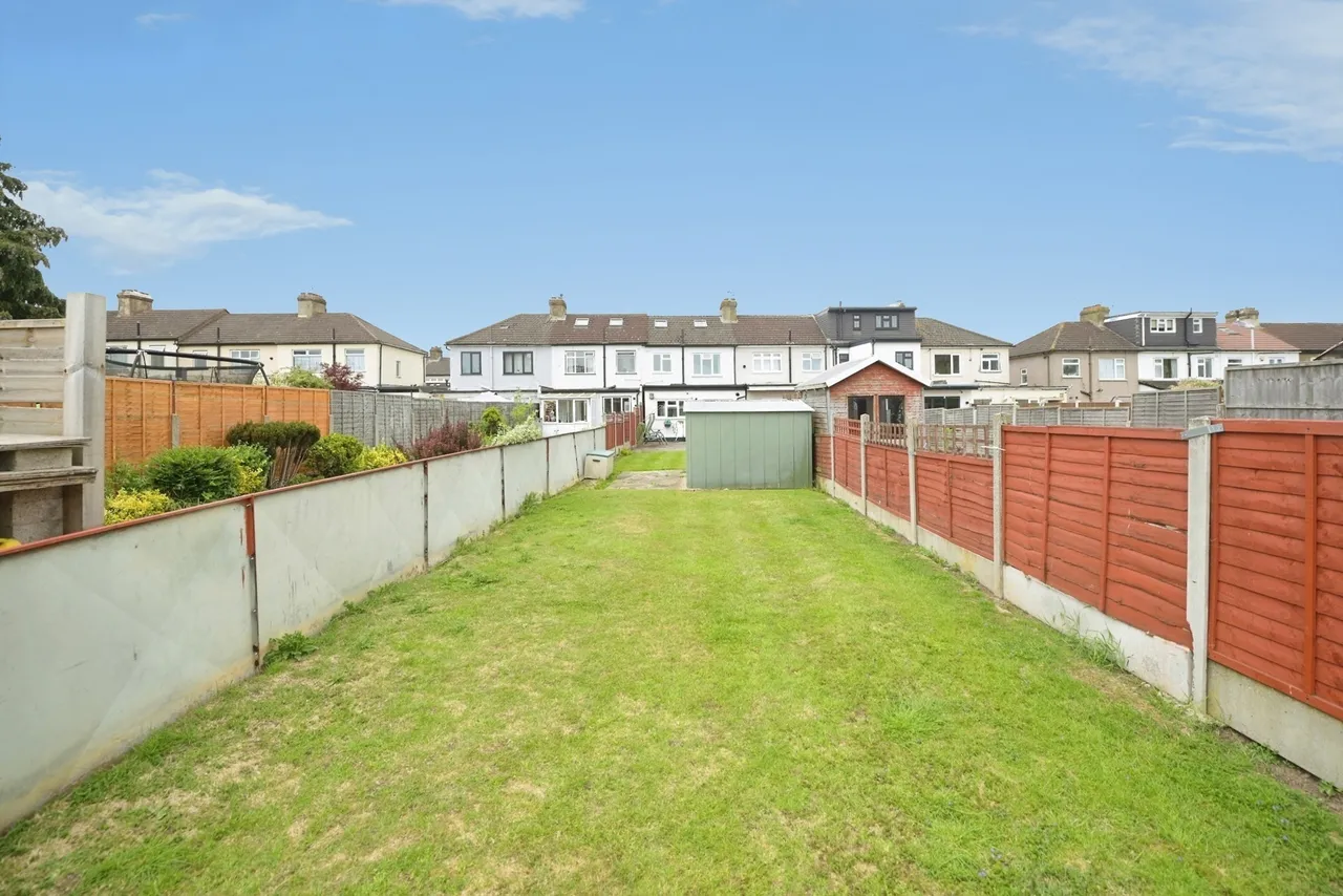 Eaton Drive, Romford, RM5, photo 17