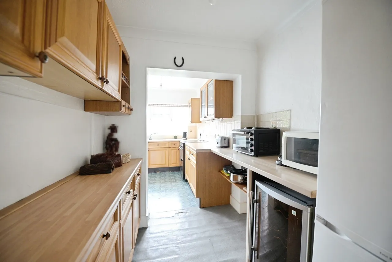 Eaton Drive, Romford, RM5, photo 6