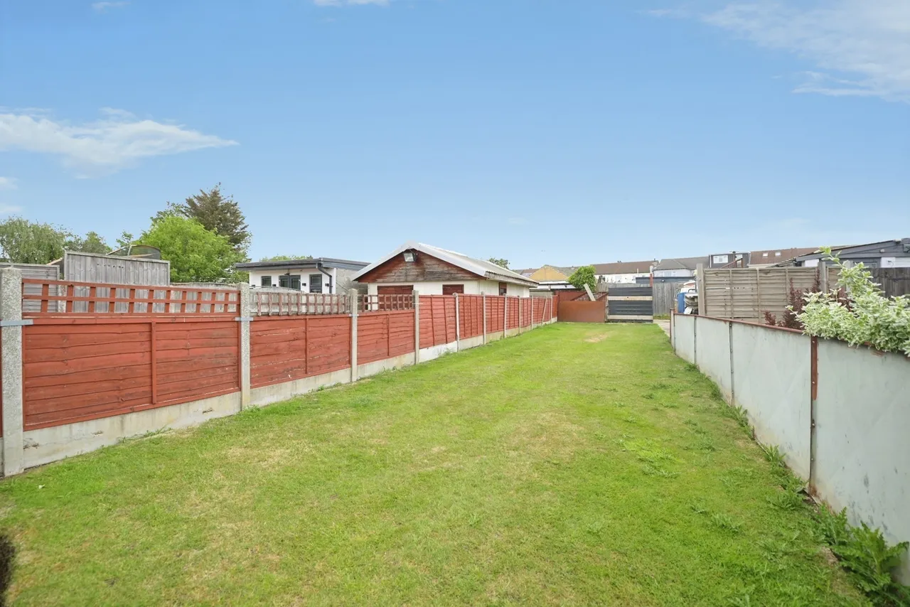 Eaton Drive, Romford, RM5, photo 18