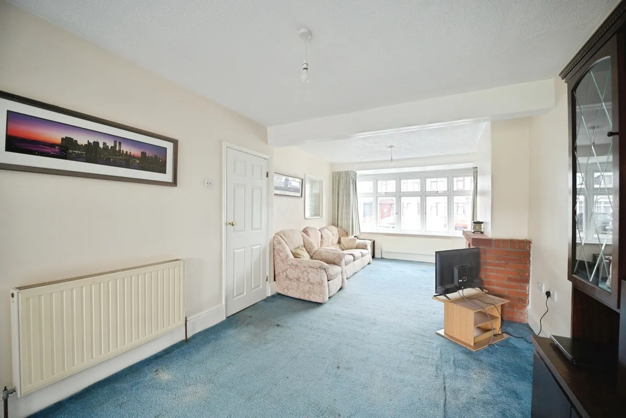Eaton Drive, Romford, RM5, photo 2