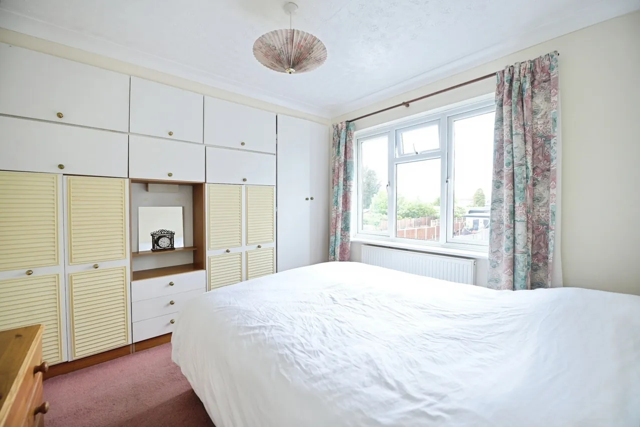 Eaton Drive, Romford, RM5, photo 13