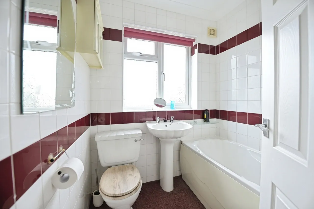 Eaton Drive, Romford, RM5, photo 16