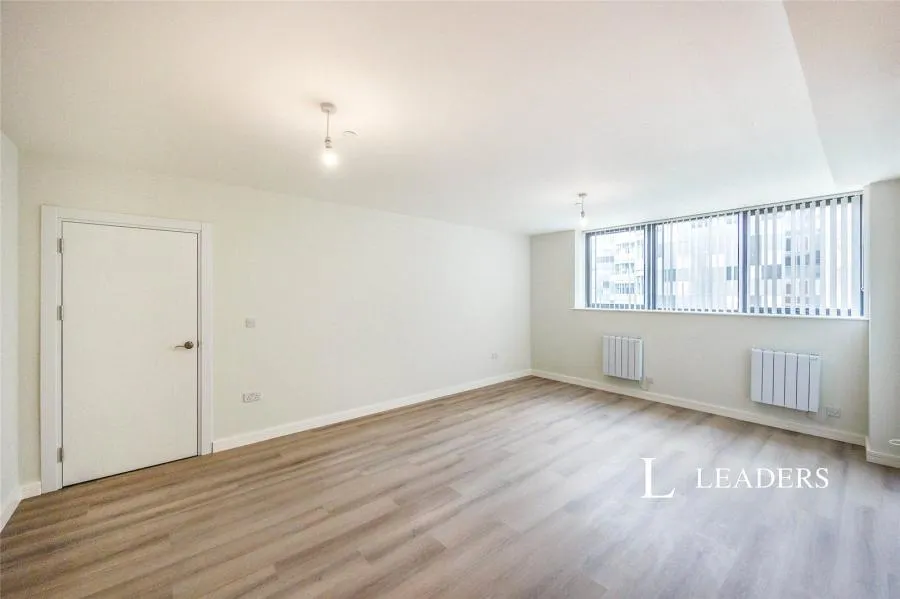 2 bed flat to rent, Roebuck Close, Portsmouth, PO6