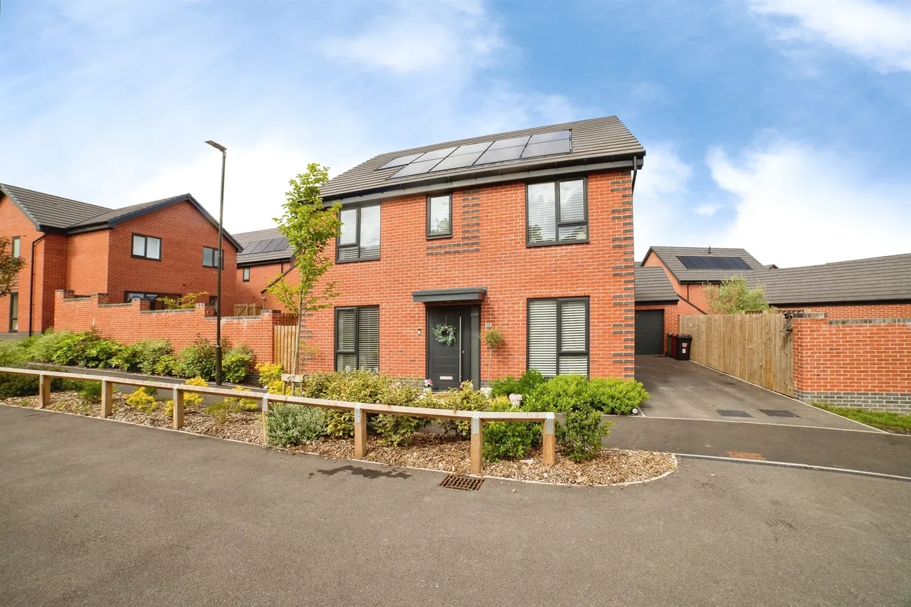 4 bed house for sale, Robin Avenue, South Normanton, DE55