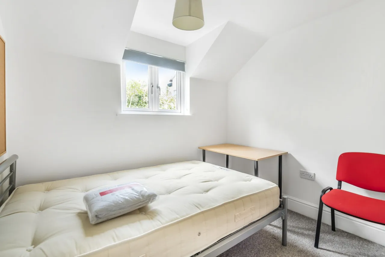 Montgomery Close, Stanmore, Winchester, photo 6