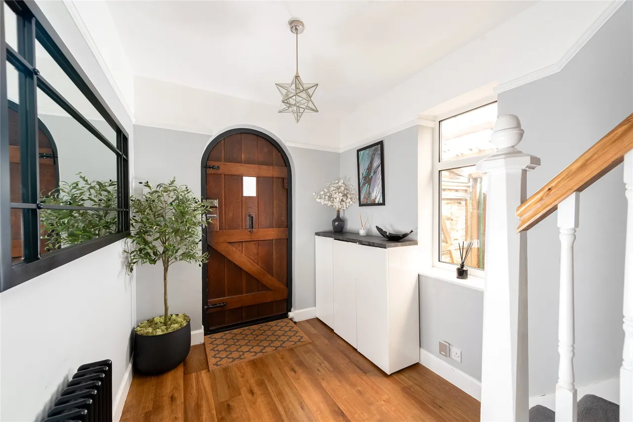 Wendover Road, Aylesbury, HP21, photo 5
