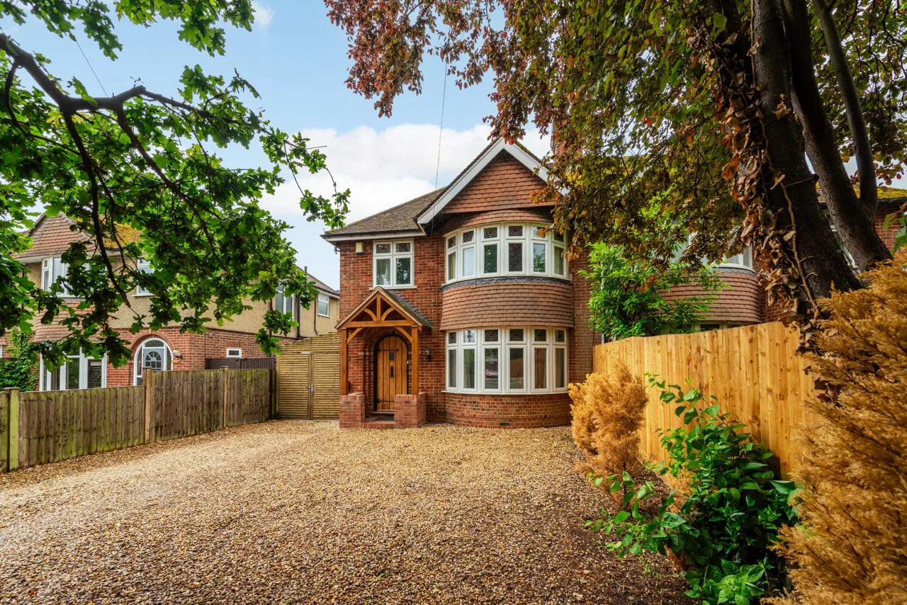 Wendover Road, Aylesbury, HP21, photo 11