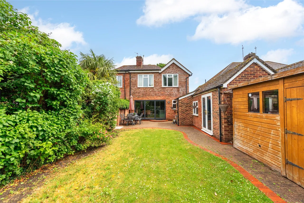 Wendover Road, Aylesbury, HP21, photo 13