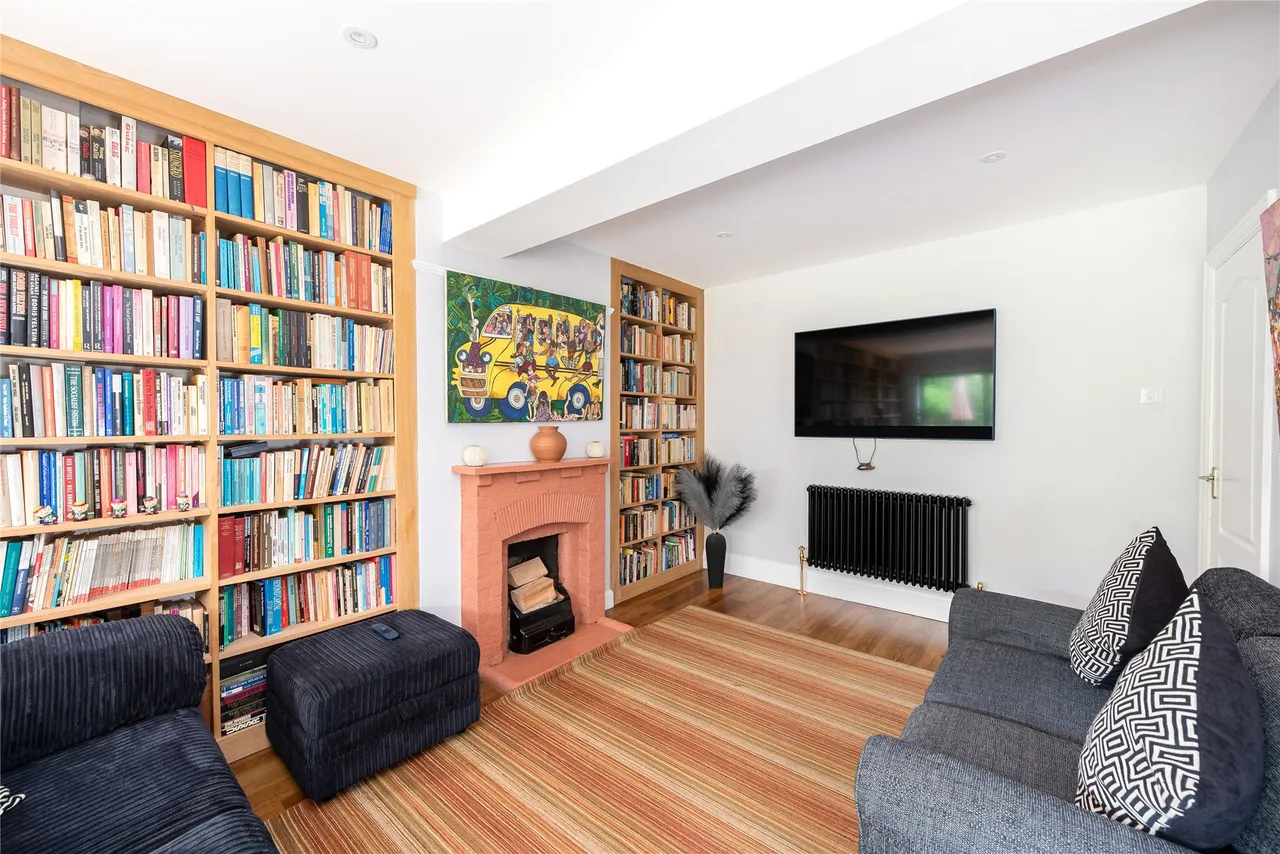 Wendover Road, Aylesbury, HP21, photo 8