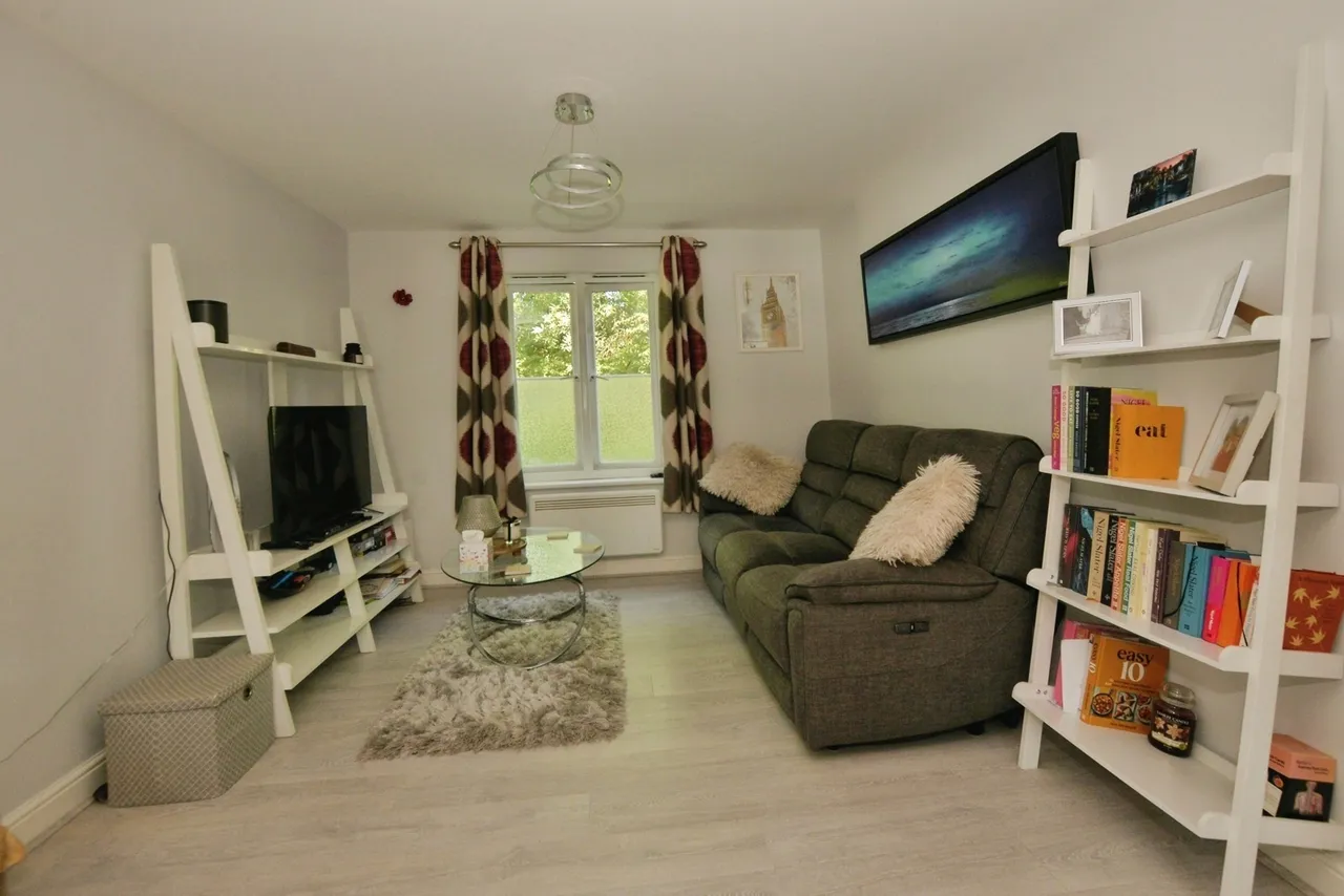 Grenadier Way, Ashford, TN23, photo 4