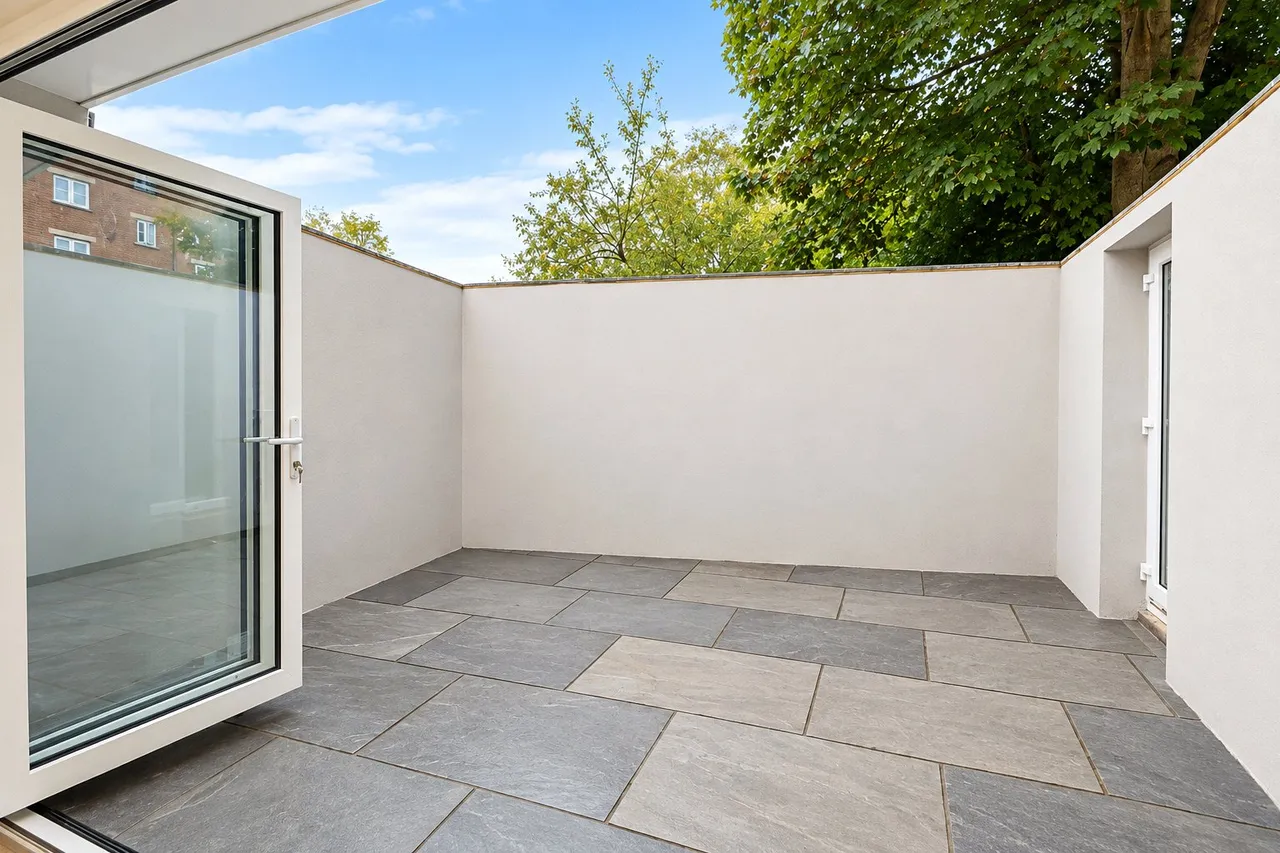 Vale Farm Road, Woking, GU21, photo 5