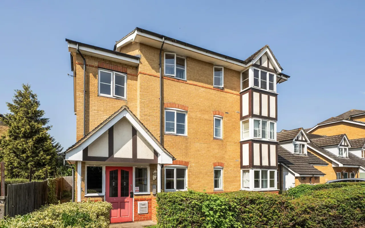 1 bed flat for sale — Redwood Grove, Bedford