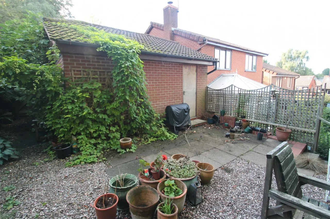 Claremont Way, Halesowen, photo 7