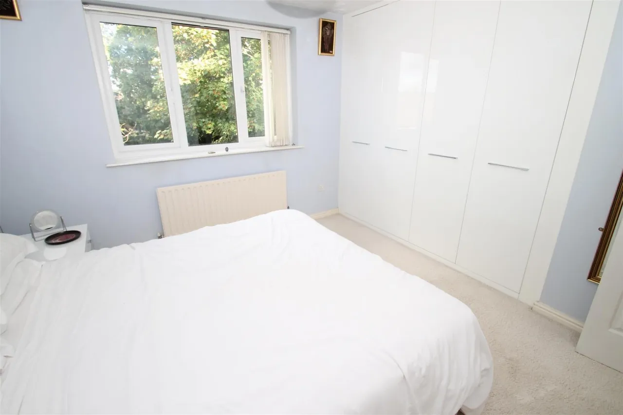 Claremont Way, Halesowen, photo 5
