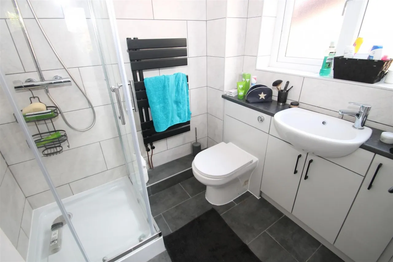 Claremont Way, Halesowen, photo 8