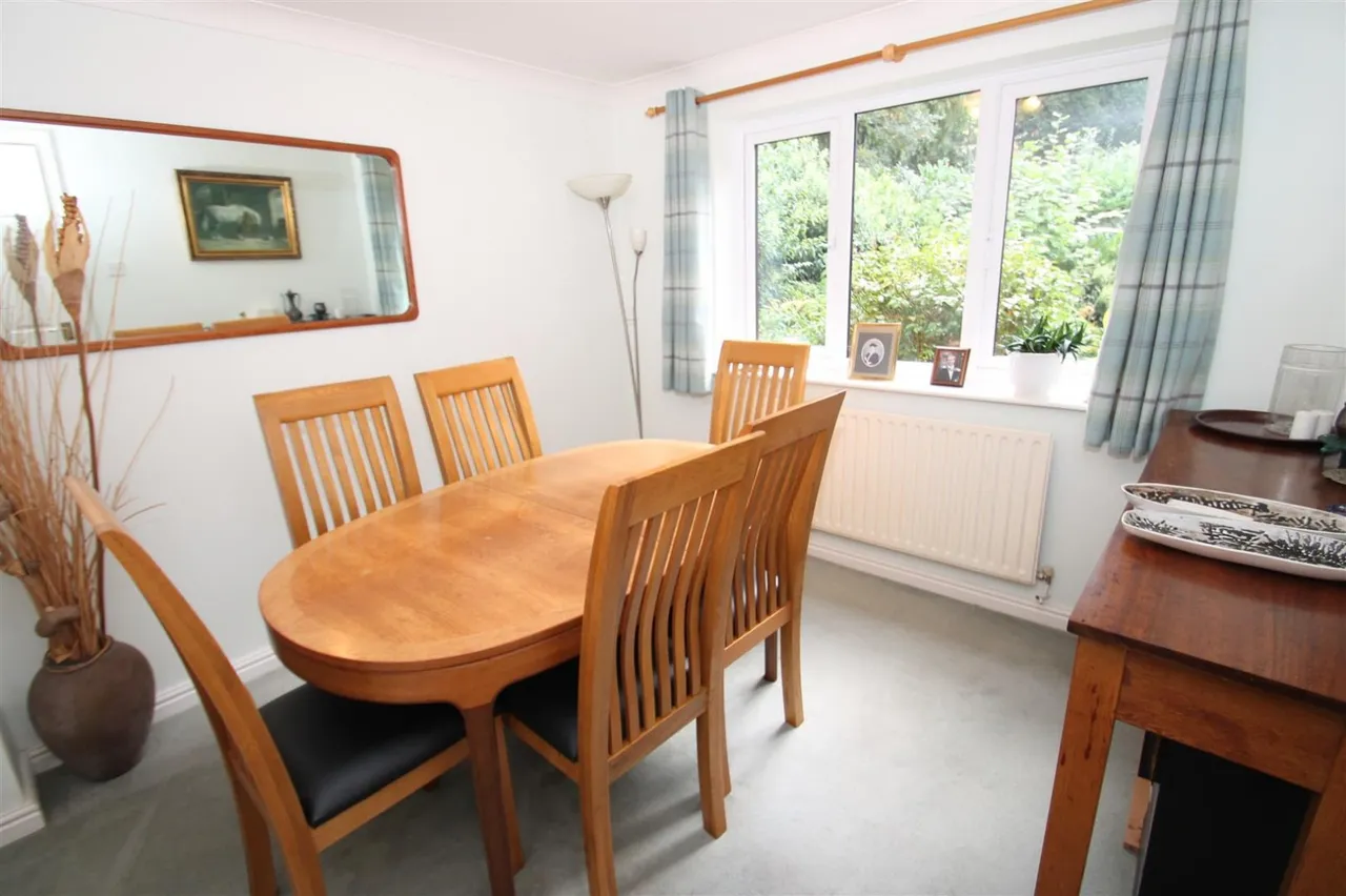 Claremont Way, Halesowen, photo 4