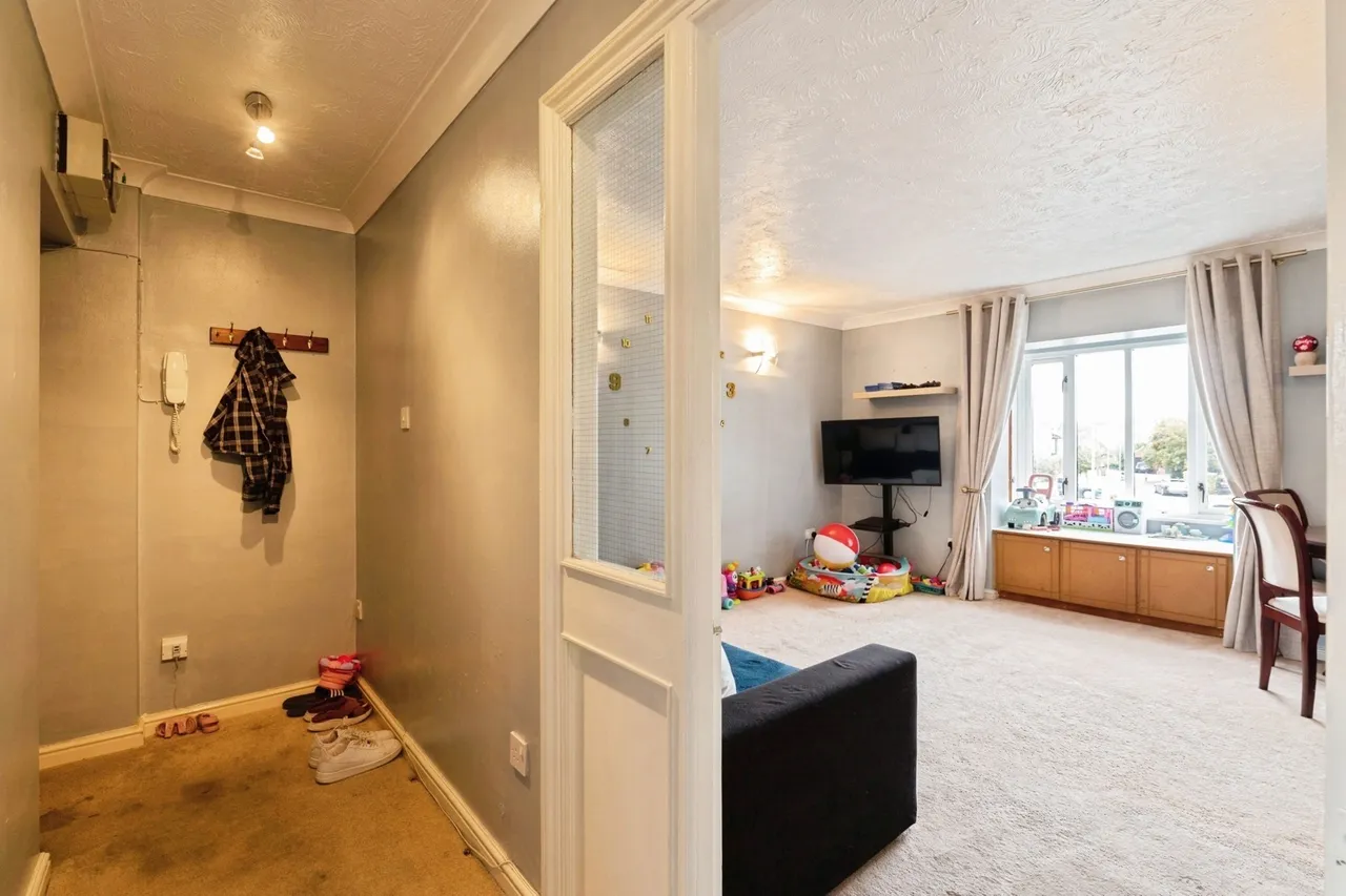 Chalk Court, Jetty Walk, Grays, Essex, RM17, photo 5