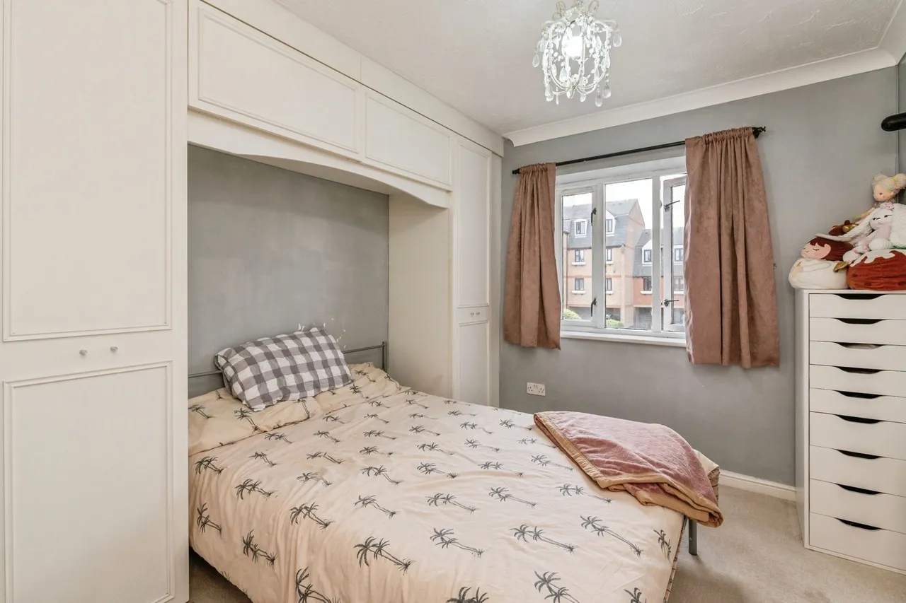 Chalk Court, Jetty Walk, Grays, Essex, RM17, photo 13