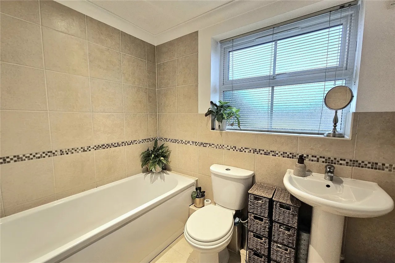 Dashwood Close, Camberley, Surrey, GU15 3AU, photo 9