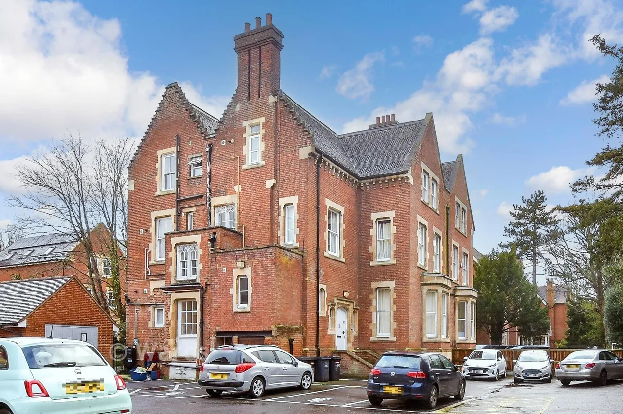 2 bed flat for sale, New Dover Road, Canterbury, CT1