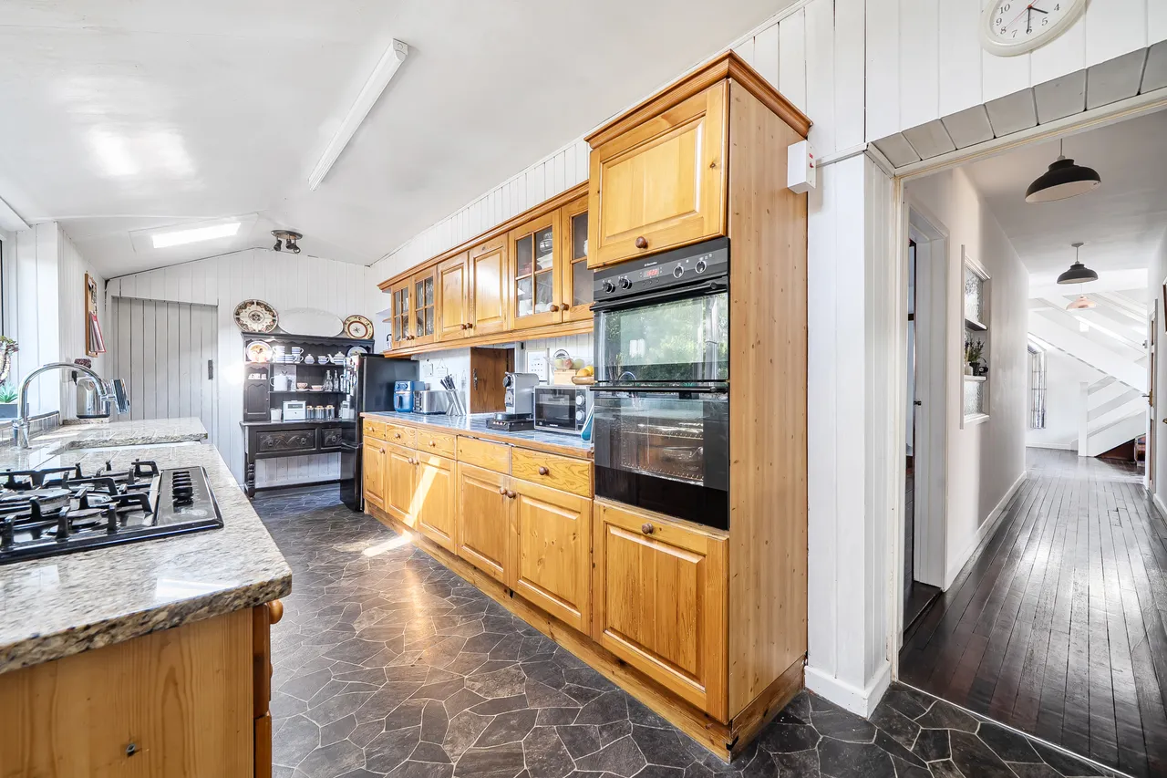 Park Place, Wickham, PO17, photo 5