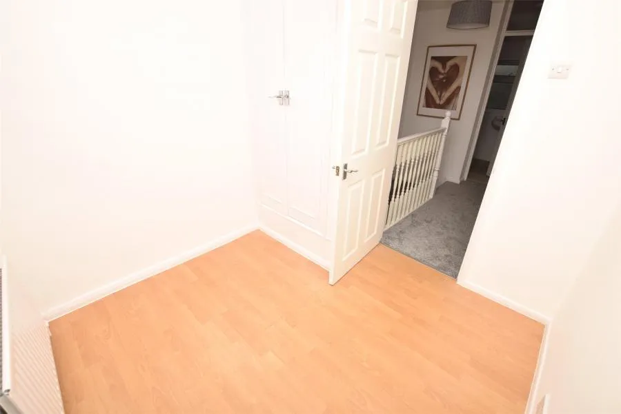 Dudley Gardens, RM3, photo 11