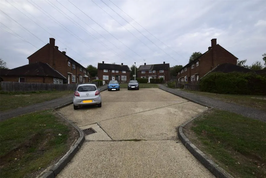 Dudley Gardens, RM3, photo 13