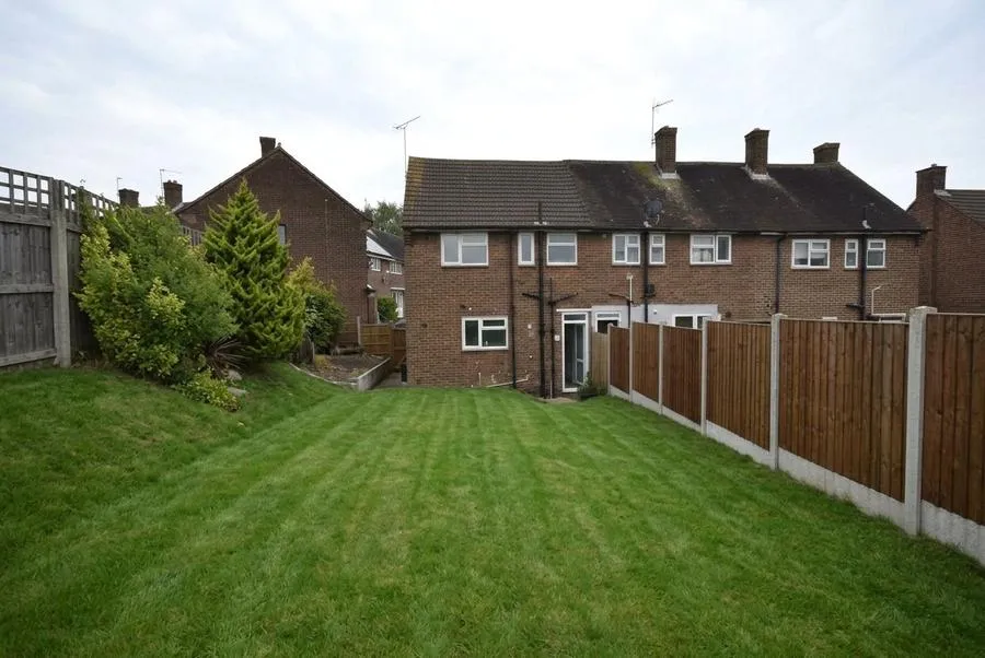 Dudley Gardens, RM3, photo 3