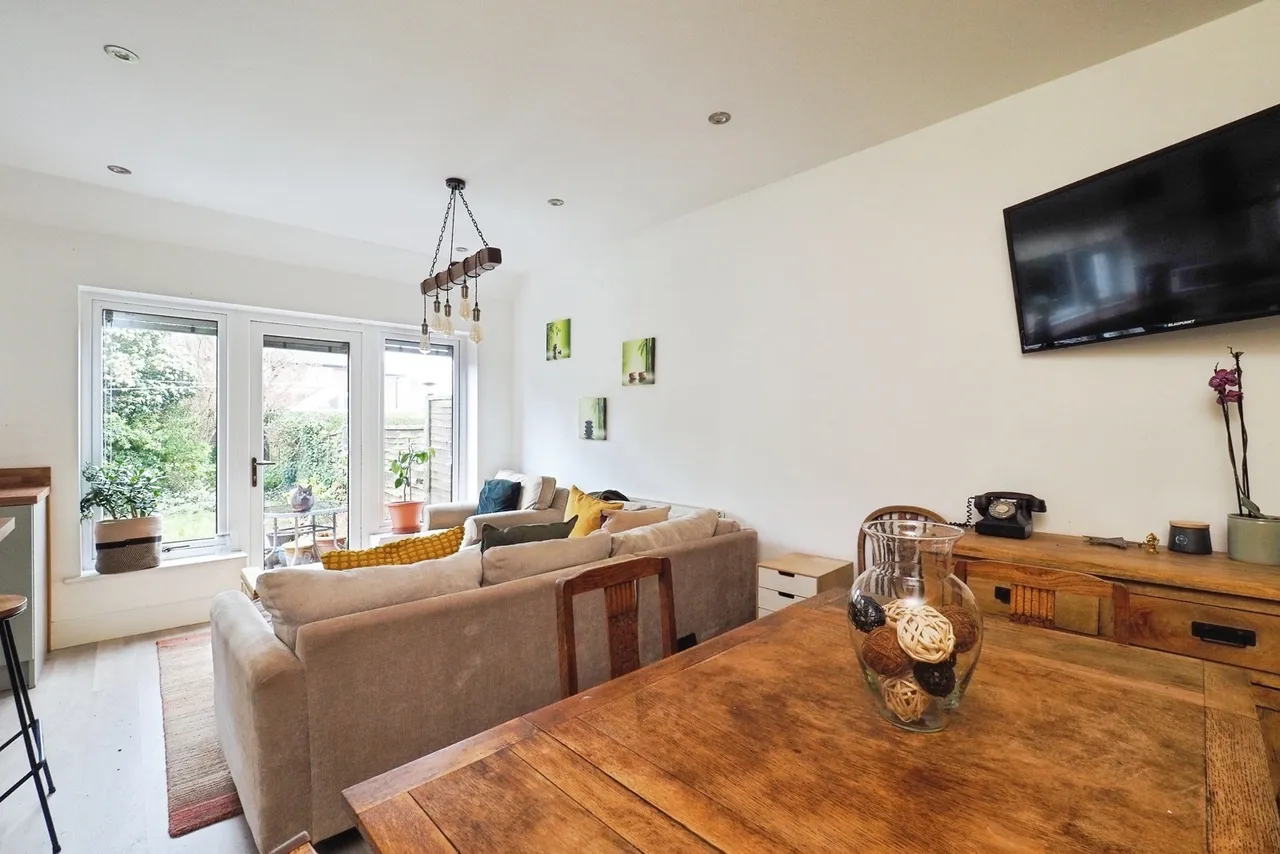 Larch Crescent, Beeston, Nottingham, Nottinghamshire, NG9, photo 6