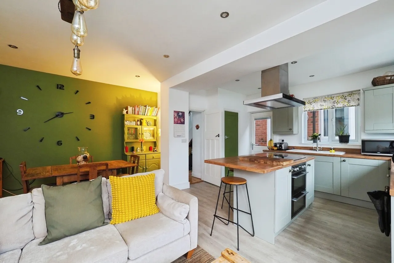 Larch Crescent, Beeston, Nottingham, Nottinghamshire, NG9, photo 9