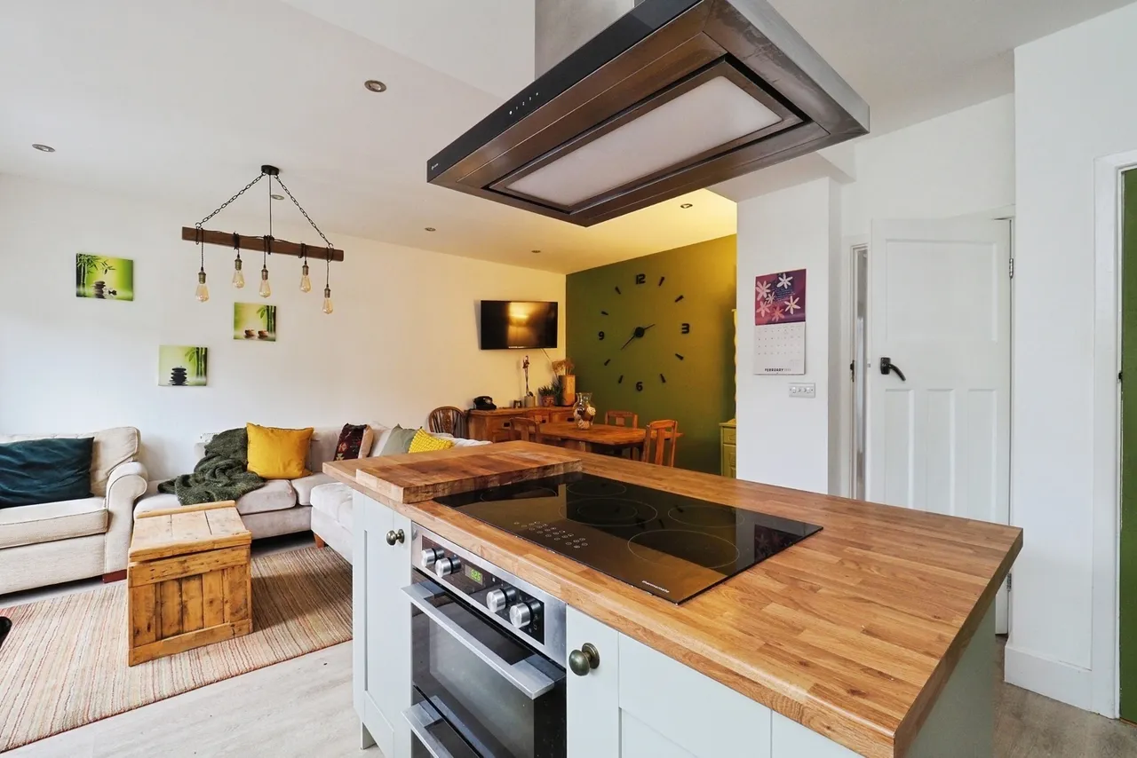 Larch Crescent, Beeston, Nottingham, Nottinghamshire, NG9, photo 5