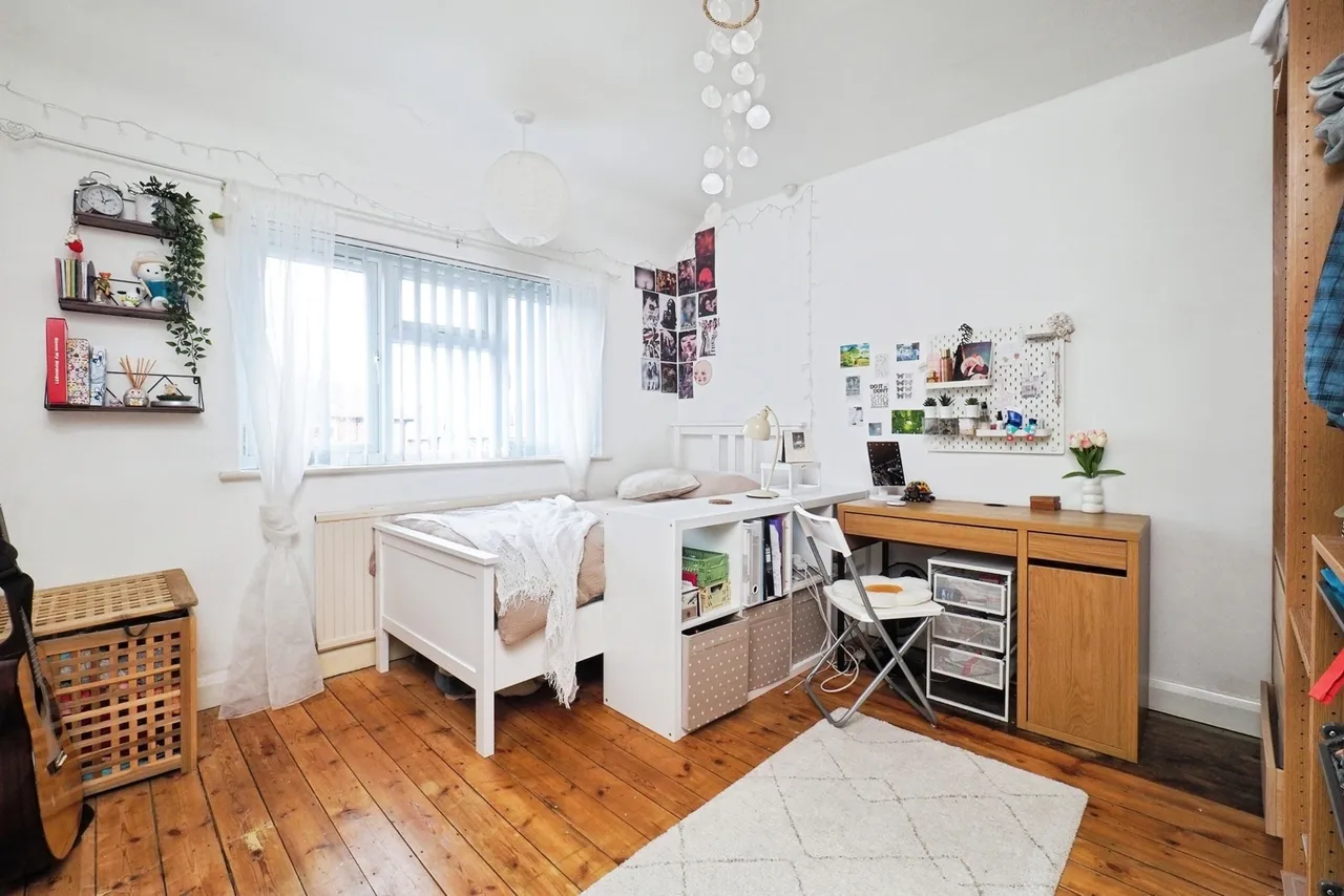 Larch Crescent, Beeston, Nottingham, Nottinghamshire, NG9, photo 18