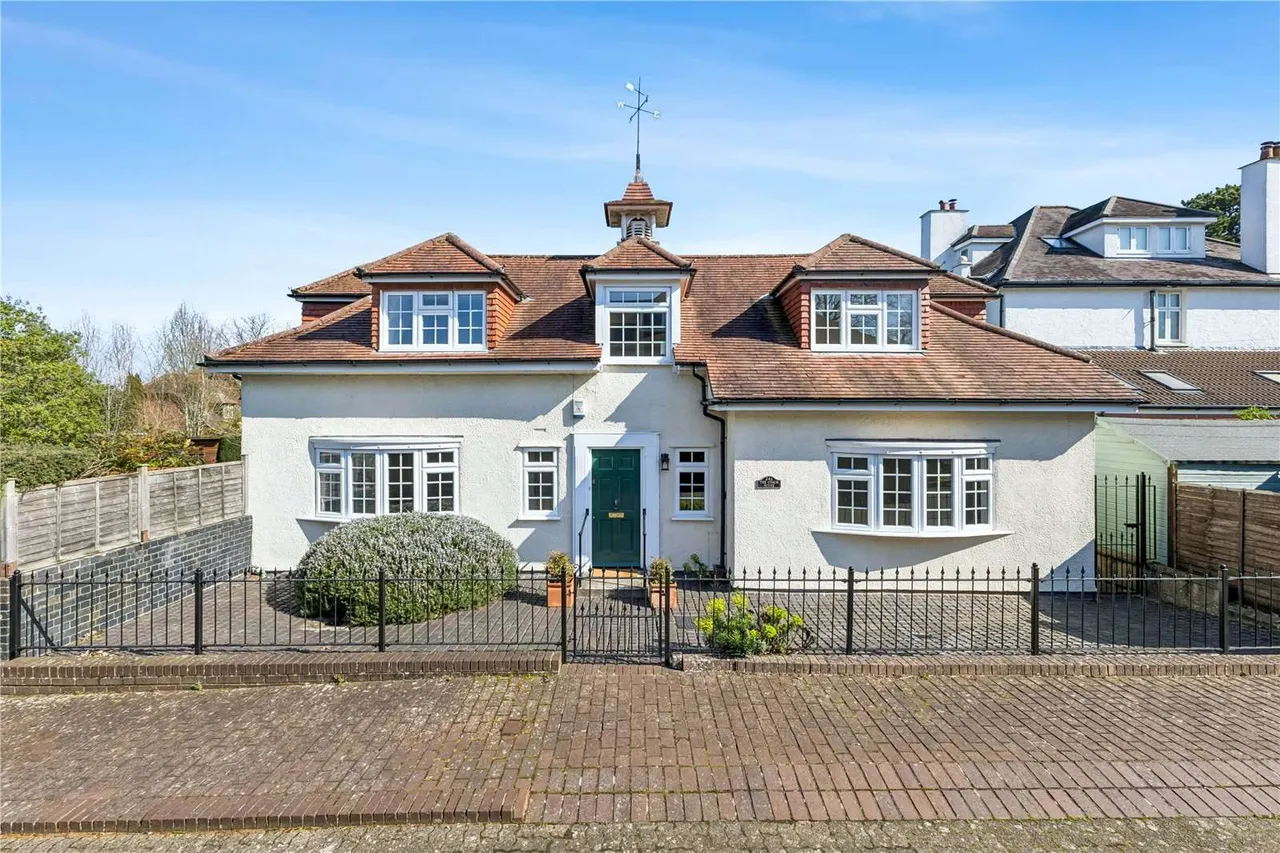 3 bed house for sale, Druid Stoke Avenue, Stoke Bishop, BS9
