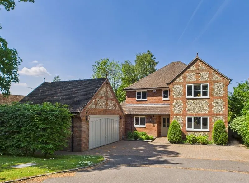 4 bed house to rent — Hammersley Lane, Penn HP10 8HG