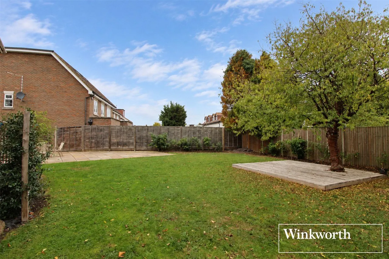 Red Road, Borehamwood, WD6, photo 12