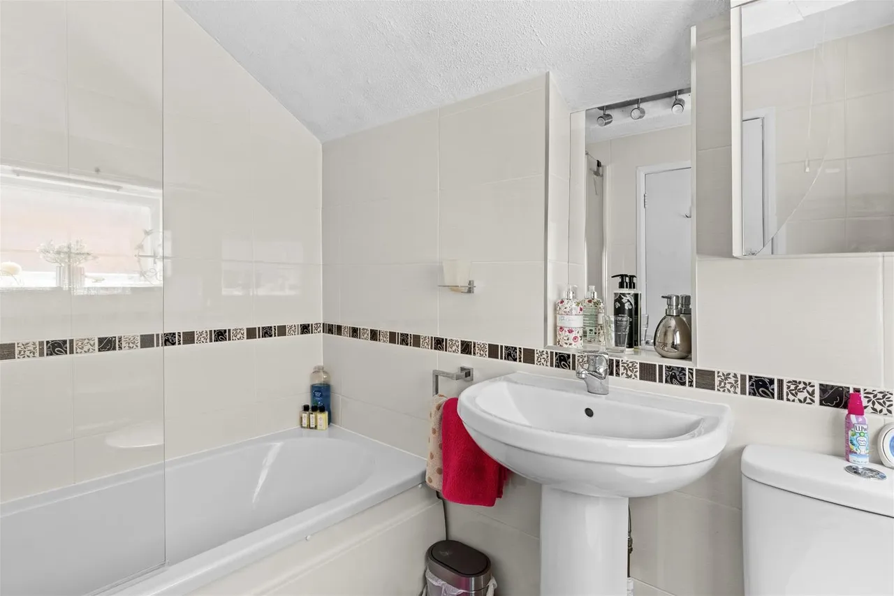 Amersham Road, High Wycombe, HP13, photo 12