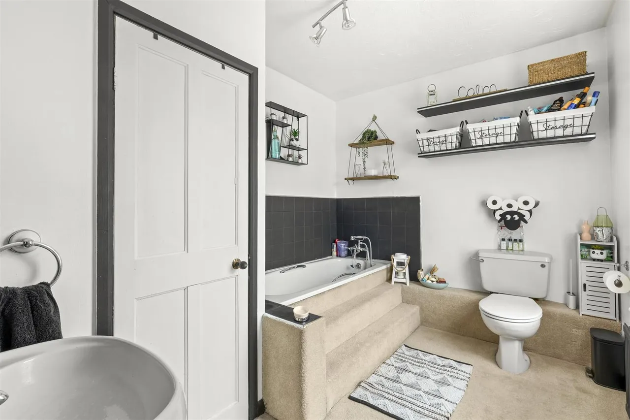 Amersham Road, High Wycombe, HP13, photo 10